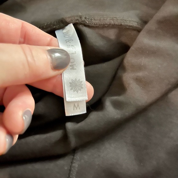 CBB & LOW size Medium Black biker shorts with pockets. - Picture 3 of 4